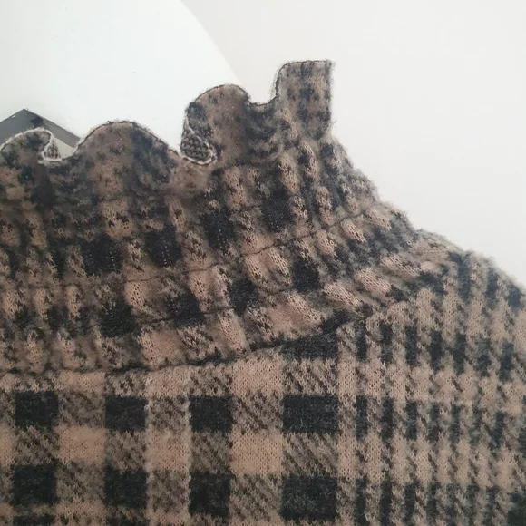 &me plaid Brown top size S - Picture 6 of 8